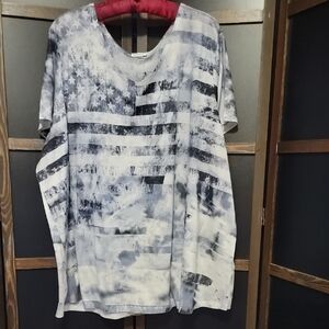 Avenue Women's Monochrome Flag Short Sleeve Tee